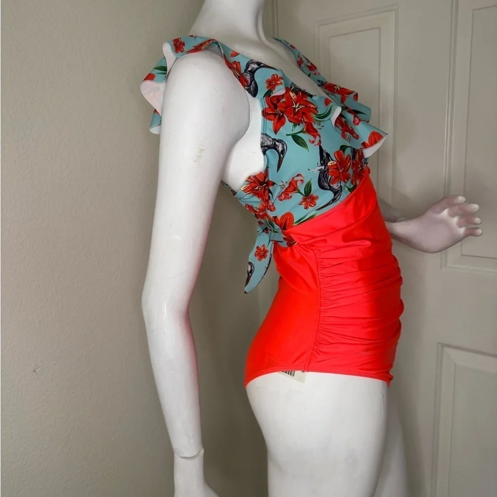 Unbranded Floral V-Neck Swimsuit Size Medium.